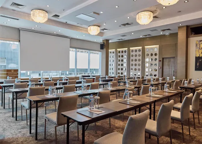 Отель Avantgarde Urban Levent Стамбул