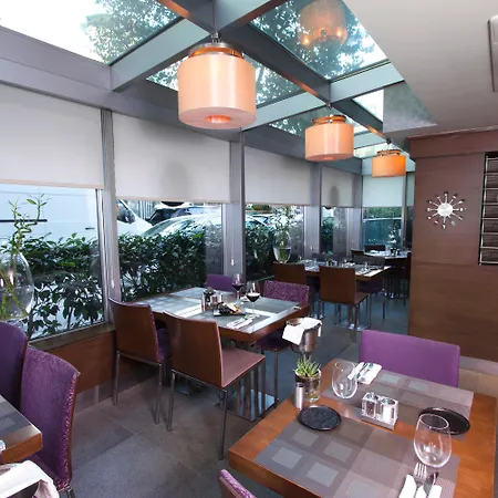 Отель Avantgarde Urban Levent Стамбул